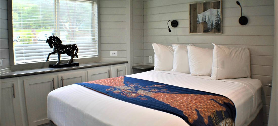 Bedroom with queen bed.