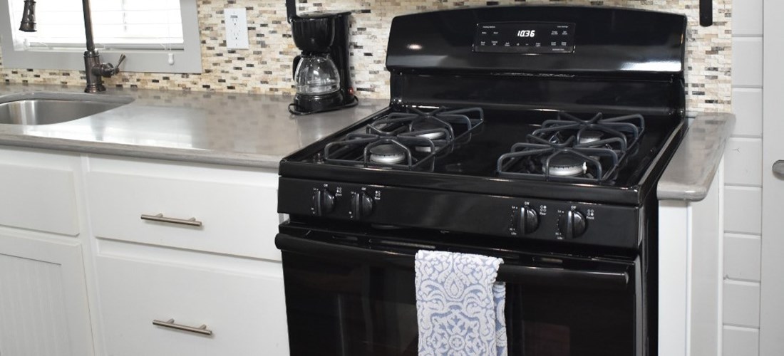 Cooking facilities in a 1 Bedroom Cabin