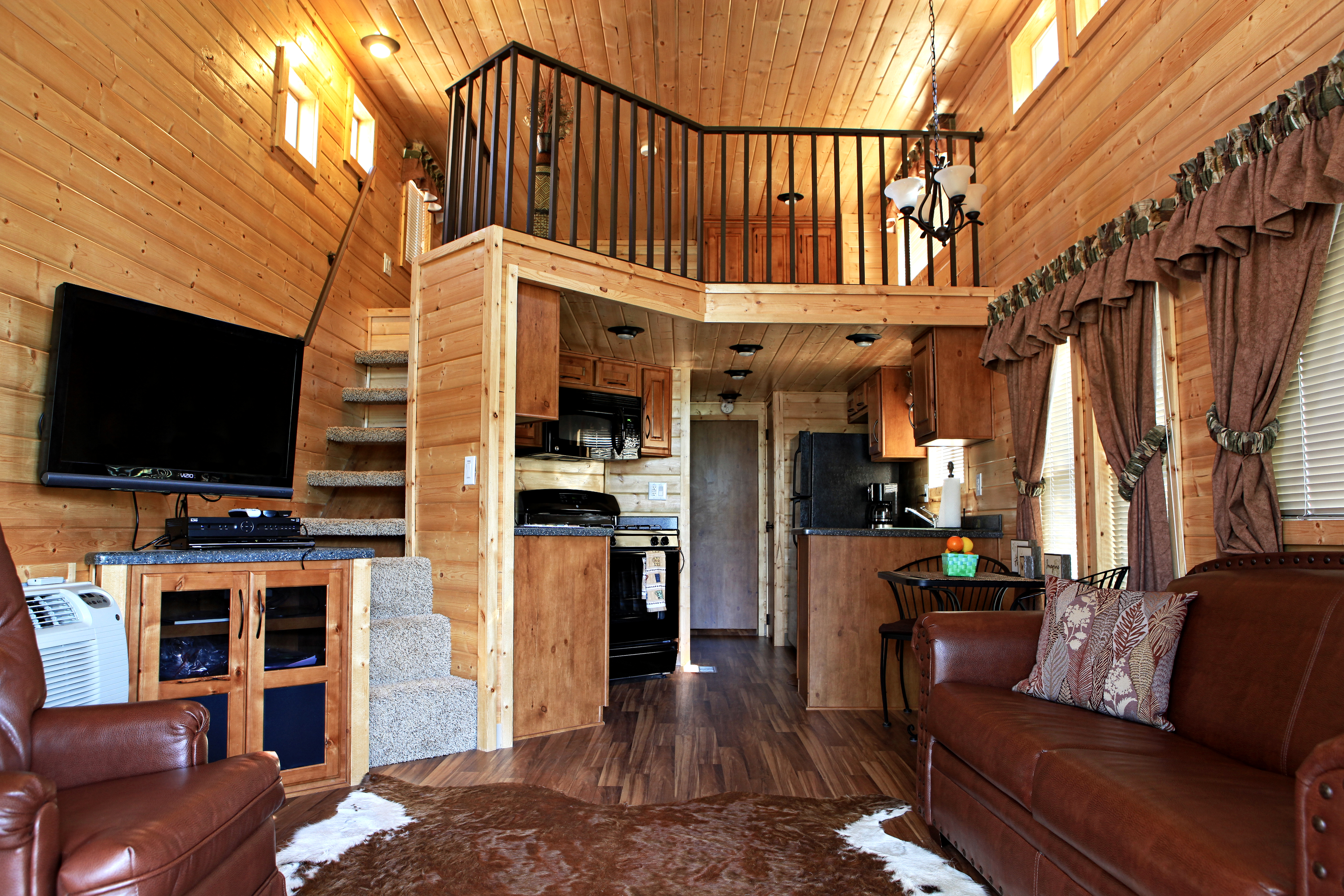 Deluxe Cabin (w/ Bathroom) - Deluxe Cabin Pictures ...