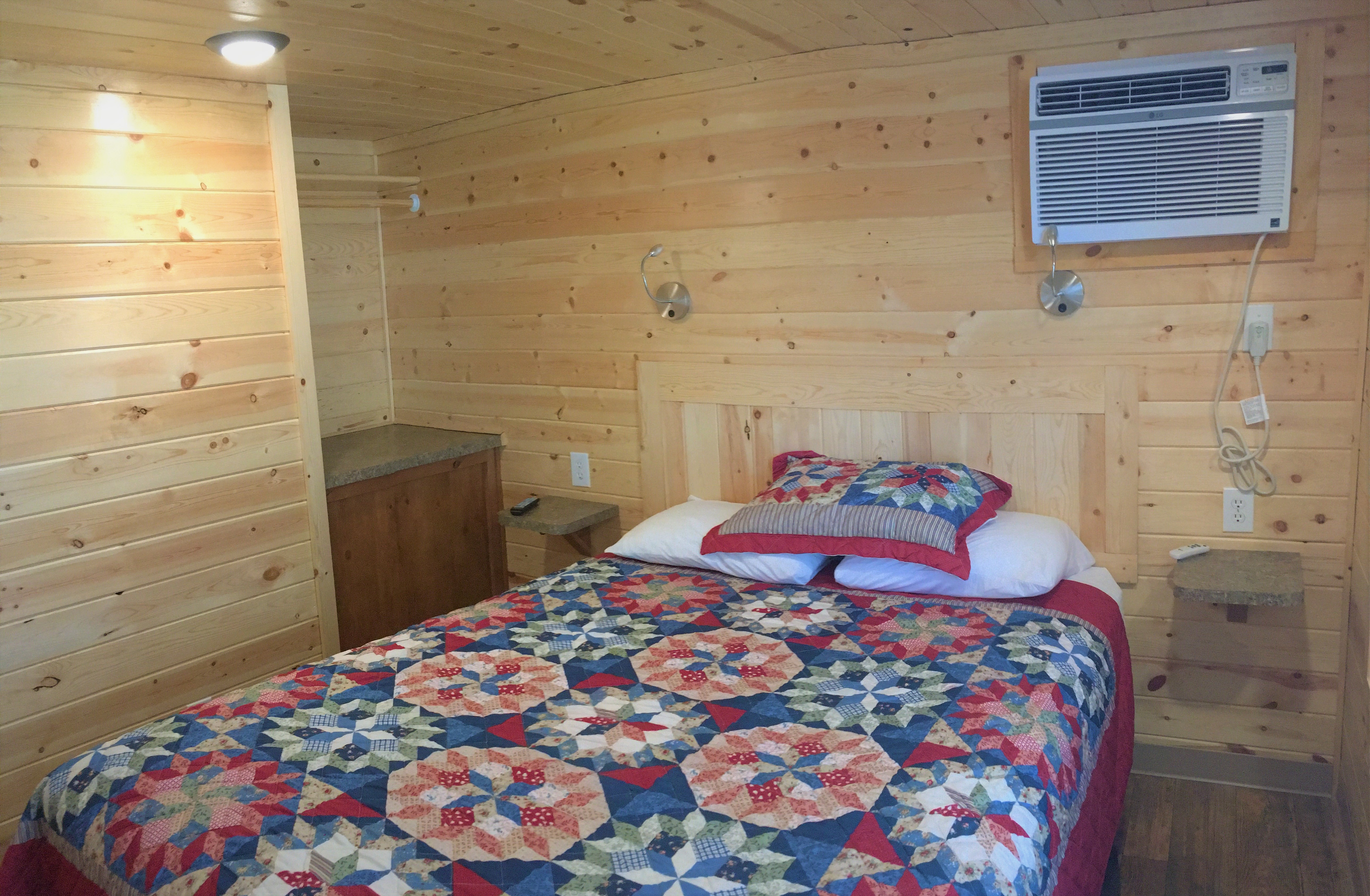 Vernal/Dinosaurland KOA Deluxe Cabin Bedroom