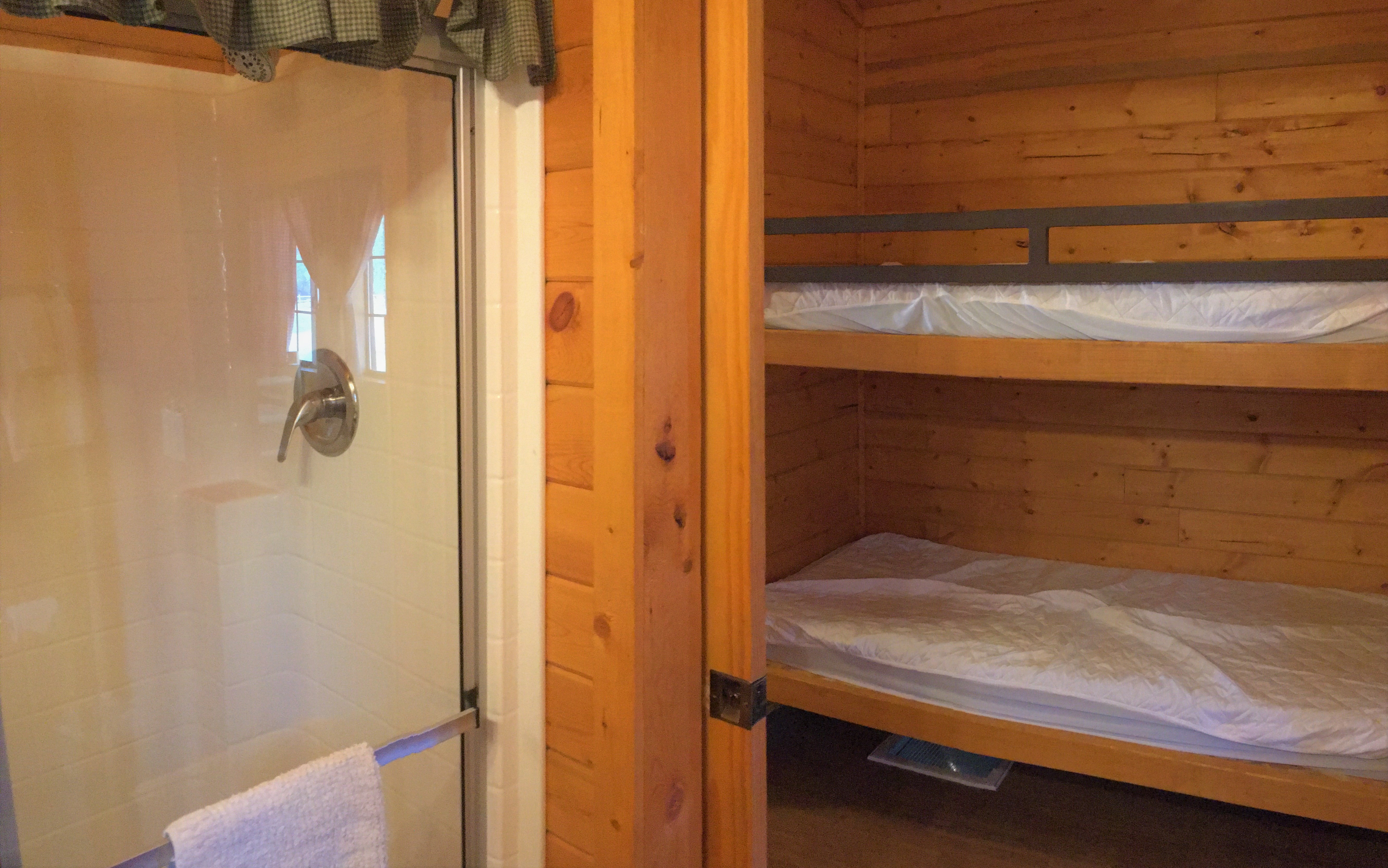 Vernal/Dinosaurland KOA Deluxe Cabin