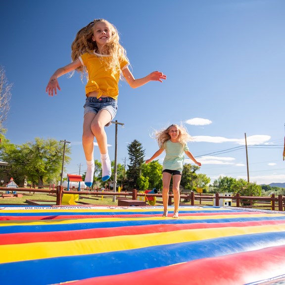 Plan a trip to Loma, Colorado