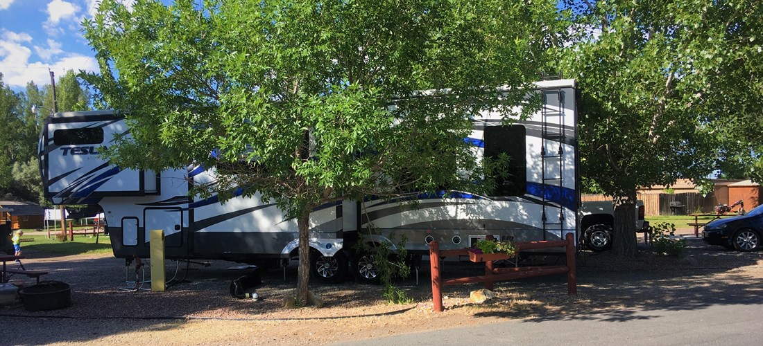 Sites 3 & 5 can accommodate RV's up to 35 ft long. Trailers and 5th wheels need to disconnect and park tow vehicle next to RV.