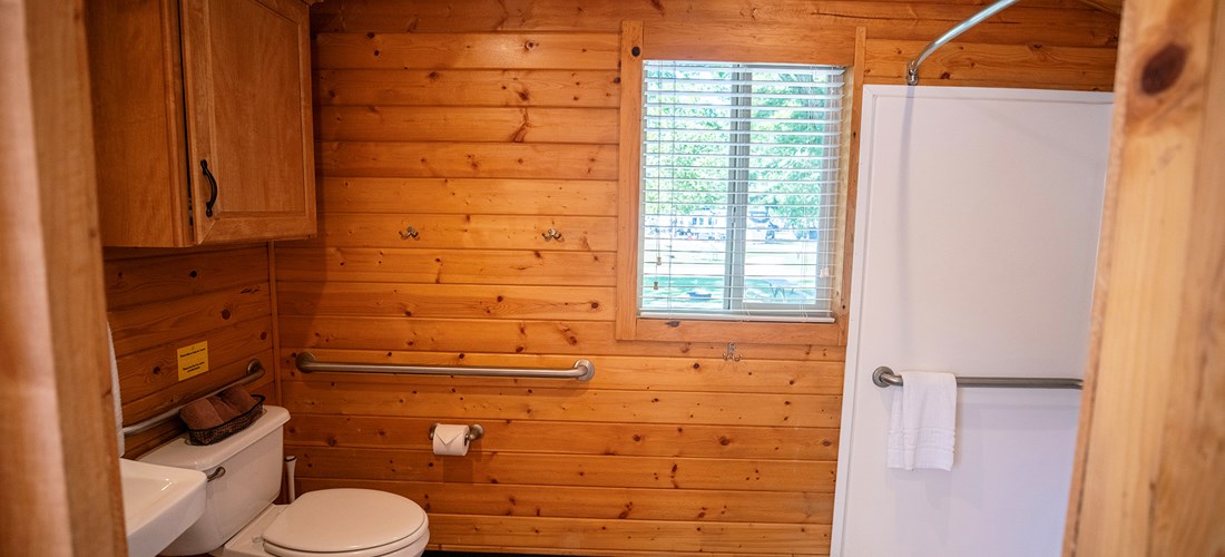 DC706 - Deluxe Cabin, 1 Room with Patio - Accessible