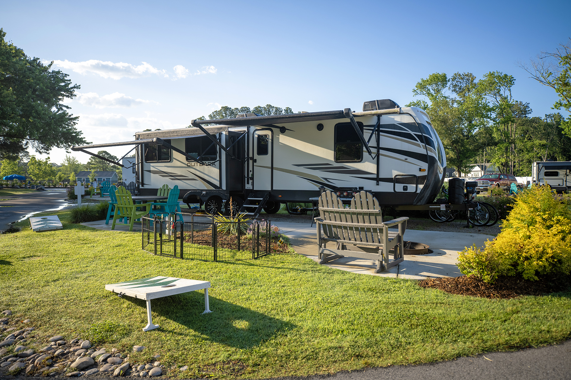 RV 54, Pull-Thru 50/30 AMPS FHU KOA Patio®, Gravel