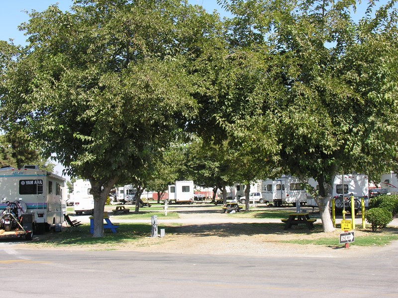 travel trailer parks in visalia