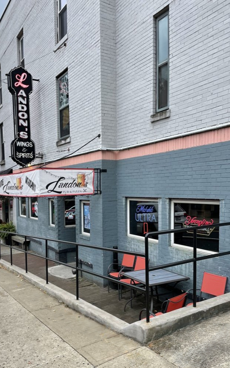 Landon's Pub & Pizza
