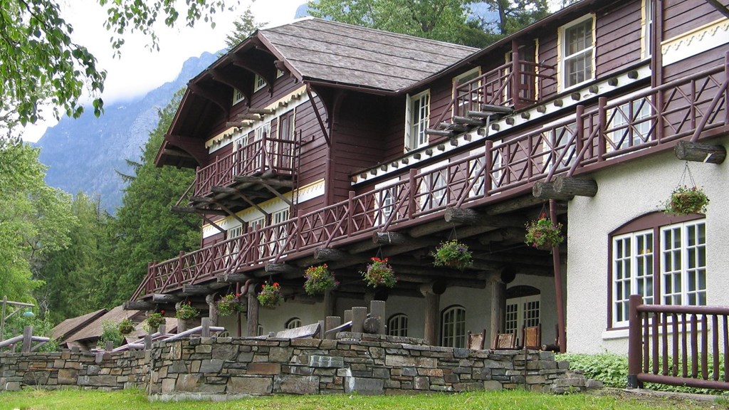Lake McDonald Lodge