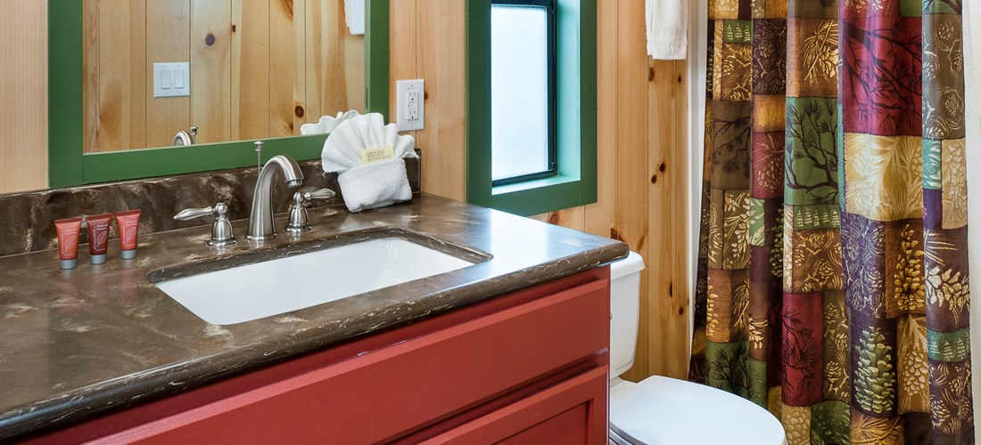 *Bathrooms vary in size in type. Photo may differ from actual lodge reserved.