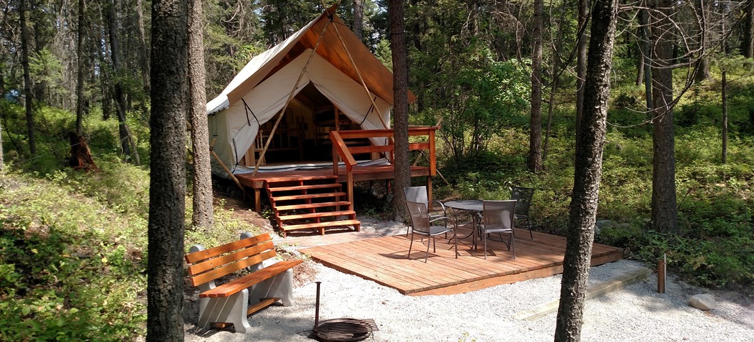 Glamping with fire ring & patio furniture