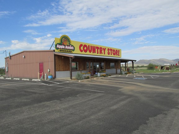 Apple Annie's Orchard, Farm & Country Store