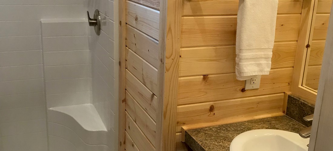 2BR Deluxe Cabin with Bathroom