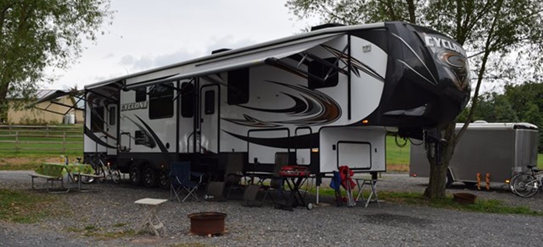 Our most popular sites. Easy large 50/30 amp pull thru sites located at the front of the park. Great for a quick overnight stop or stay for the weekend. Non-wooded. Near Kamp K9.