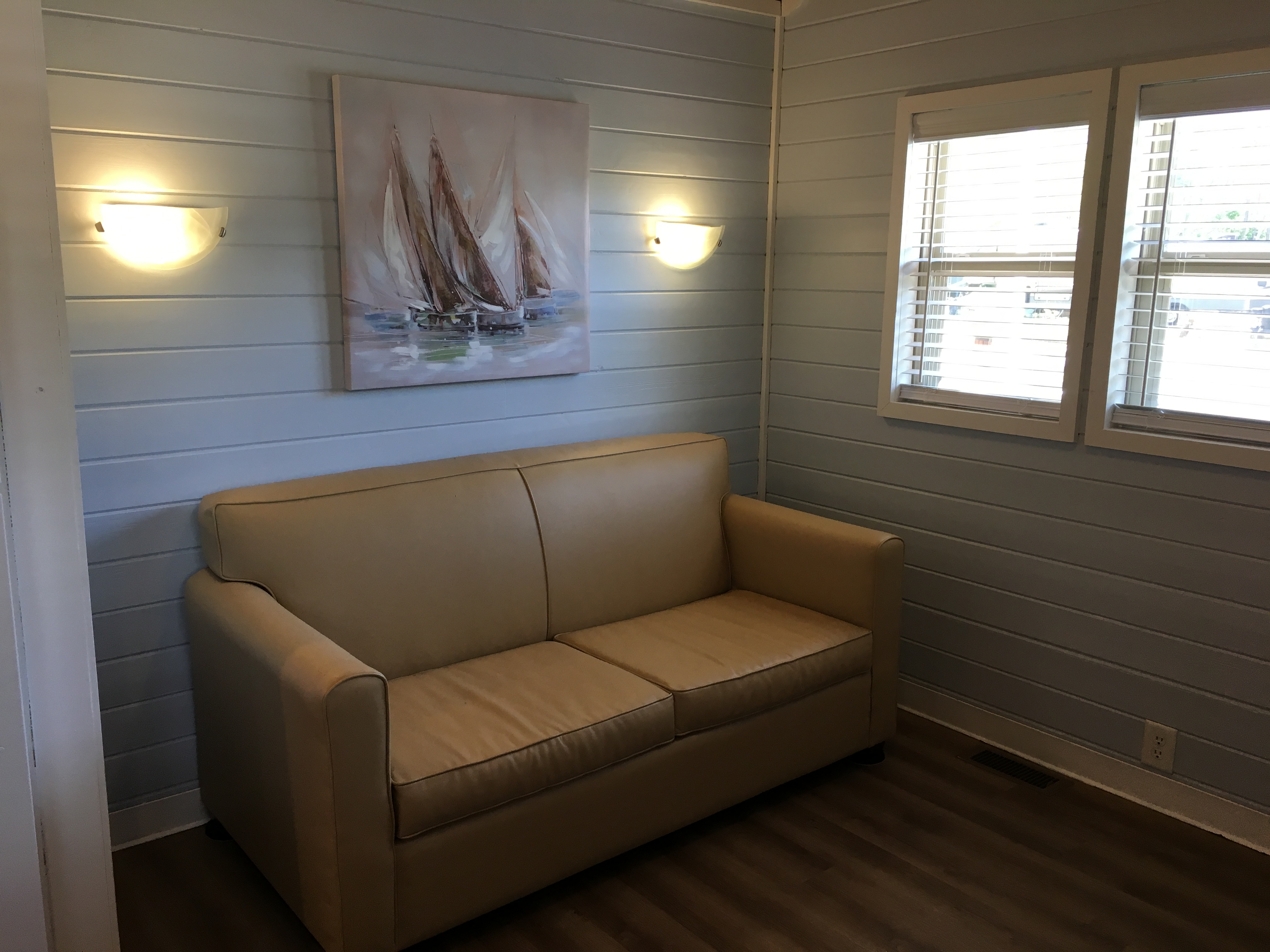 CFC L87 Sofa area