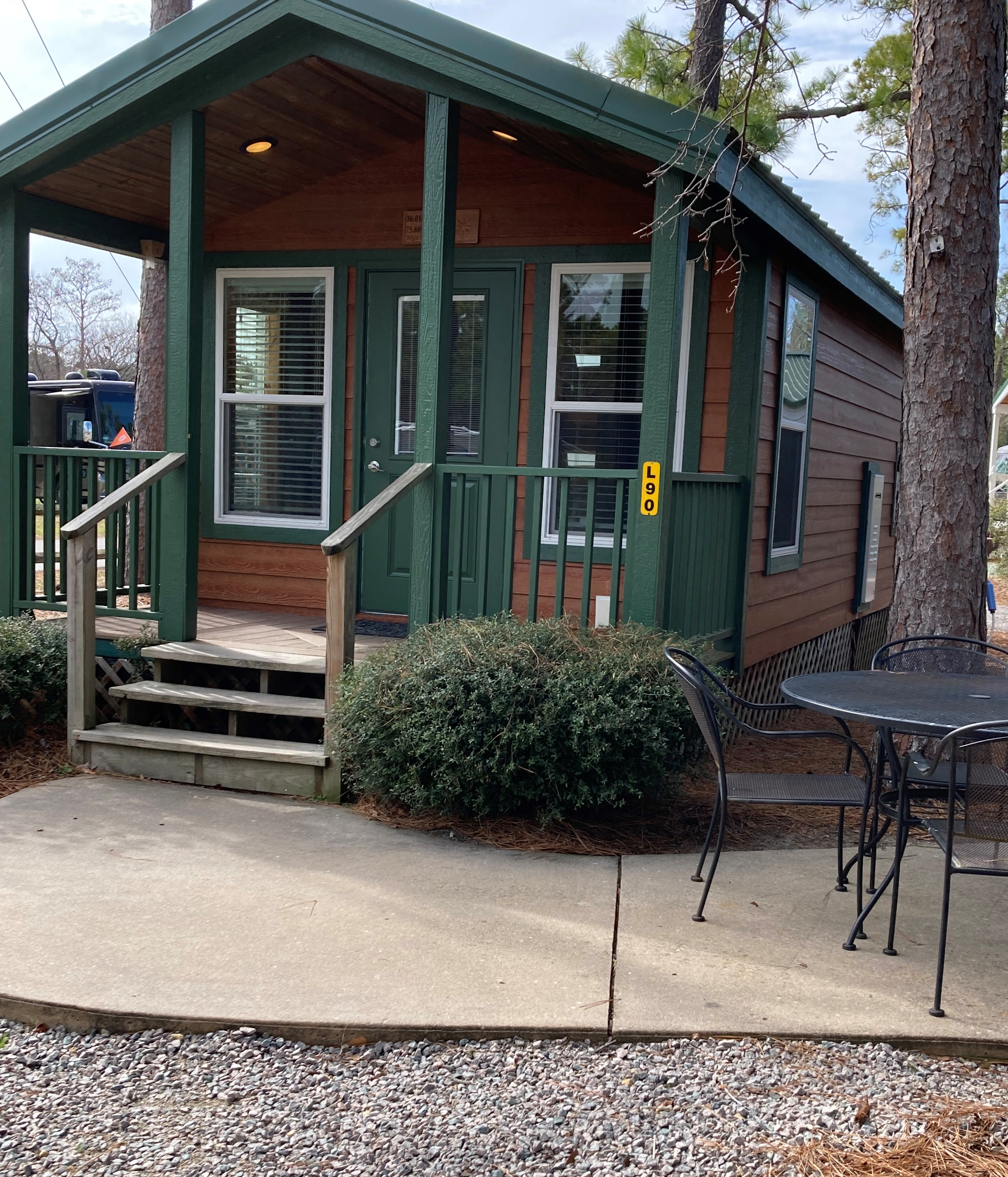 Small deluxe porch and patio L90