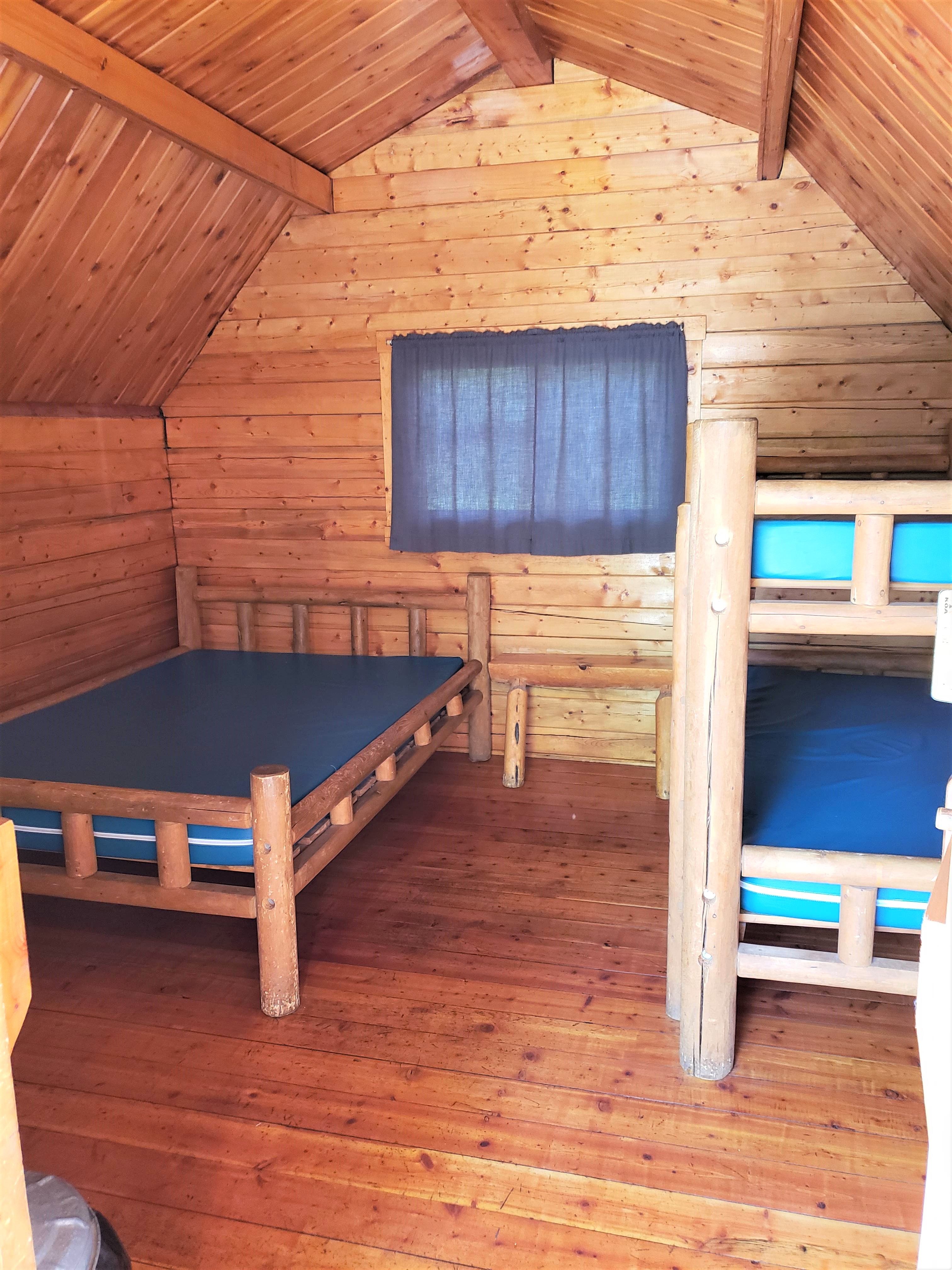 1 room cabin interior