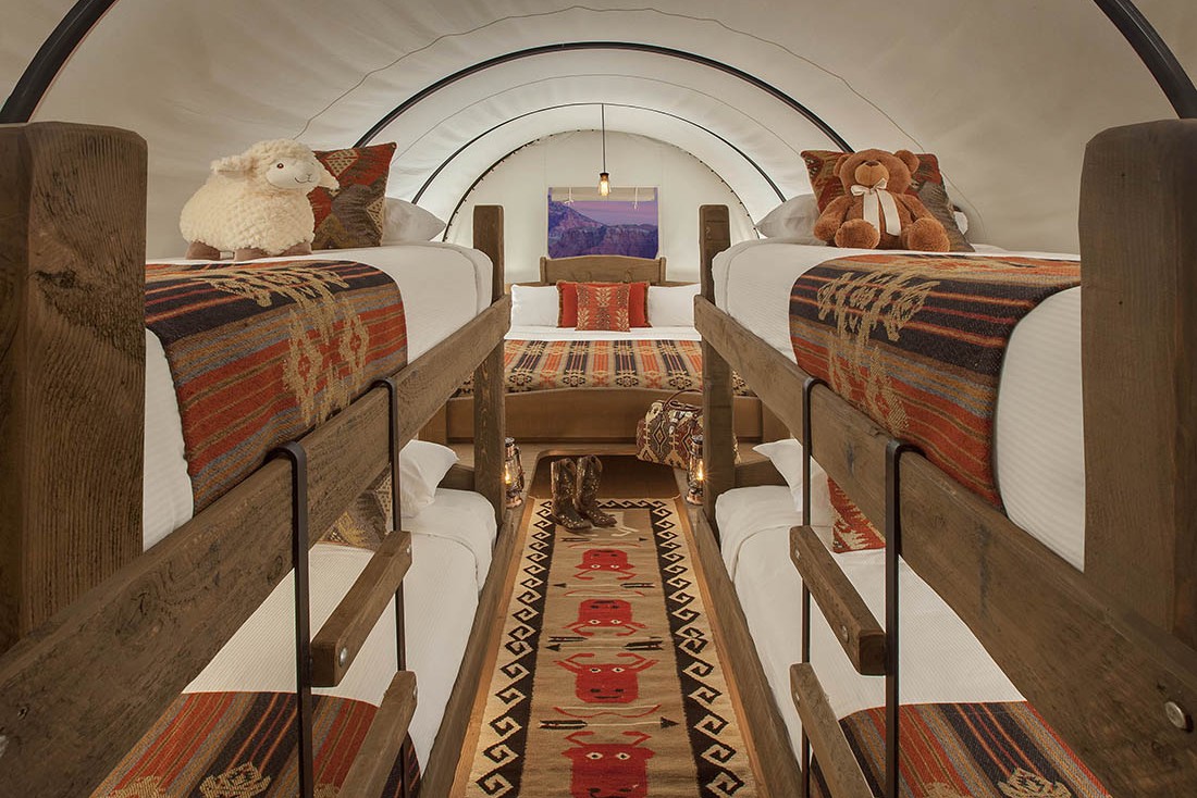 Covered Wagon (No Bathroom) Sleeps 6 Pictures Winthrop / N. Cascades