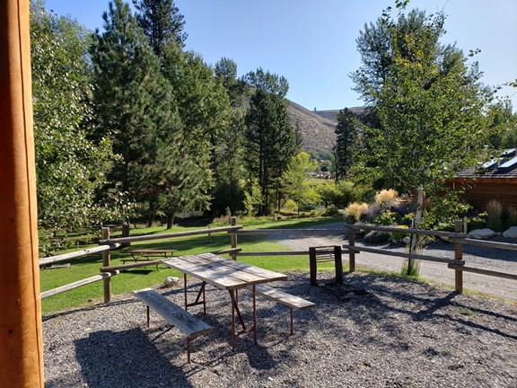 Plan a trip to Cathcart, Washington
