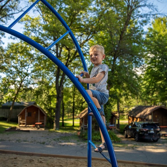 Plan a trip to Addison, Wisconsin
