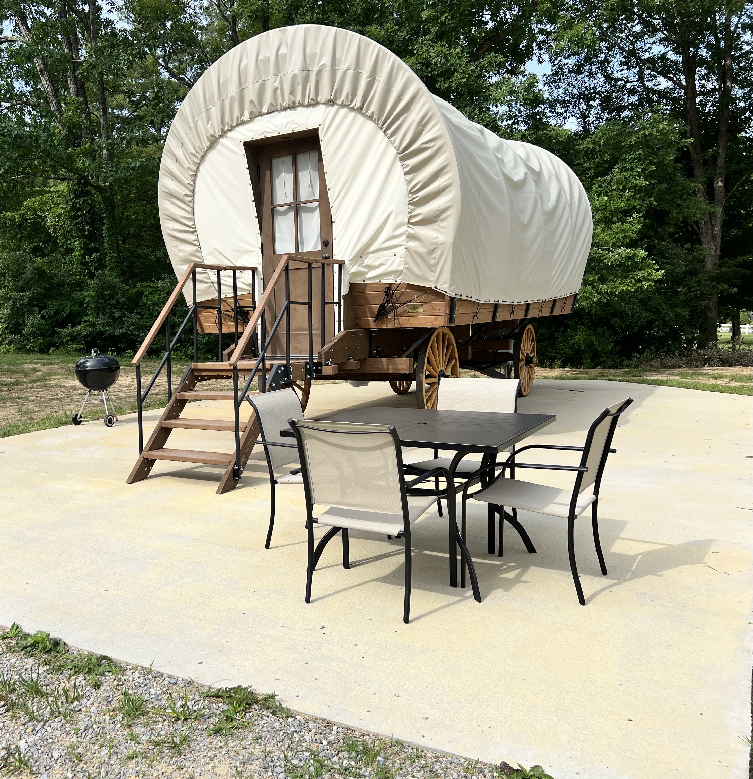 Covered Wagon (Full Bath with Shower), KOA Patio ® Conestoga Wagon