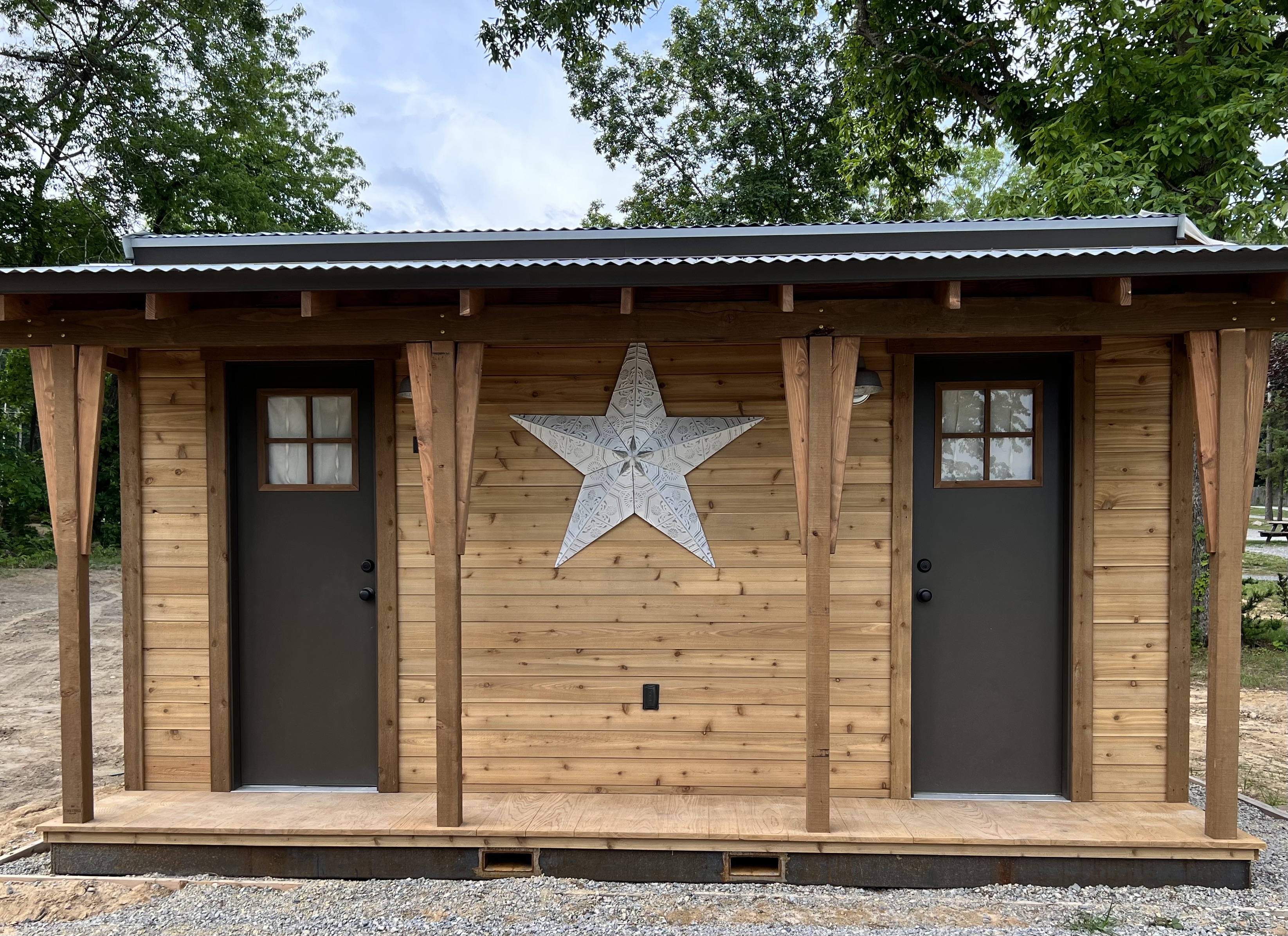 Covered Wagon (Full Bath with Shower), KOA Patio ® Conestoga Wagon