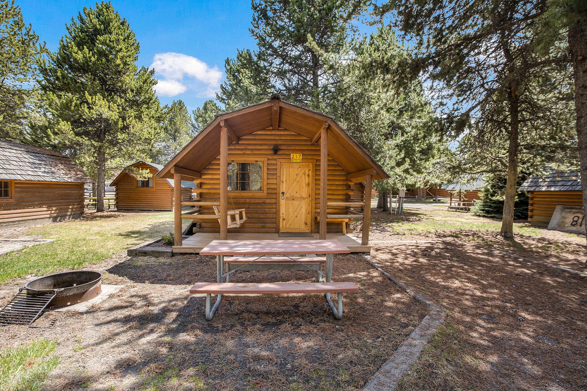 CC217 - Camping Cabin, 2 Bedroom (No Bathroom) – Sleeps 6